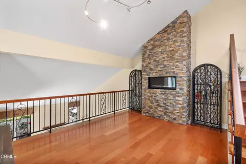 Entry Way - 2114 Vina Del Mar, Oxnard, CA 93035 photo 8 of 9