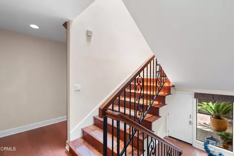 Entry Way - 2114 Vina Del Mar, Oxnard, CA 93035 photo 4 of 9
