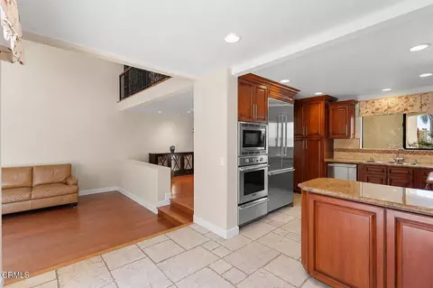 Kitchen - 2114 Vina Del Mar, Oxnard, CA 93035 photo 6 of 6