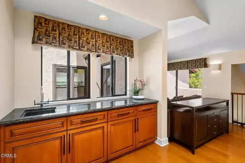 Entry Way - 2114 Vina Del Mar, Oxnard, CA 93035 photo 6 of 9