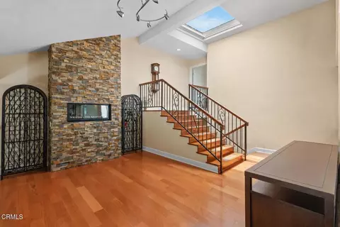 Entry Way - 2114 Vina Del Mar, Oxnard, CA 93035 photo 7 of 9