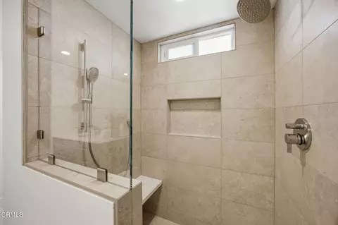 Bath - 141 Glendale Ave, Oxnard, CA 93035 photo 2 of 5
