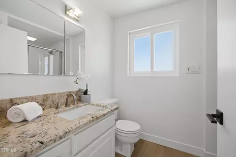 Bath - 141 Glendale Ave, Oxnard, CA 93035 photo 4 of 5