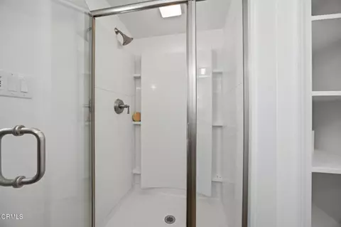 Bath - 141 Glendale Ave, Oxnard, CA 93035 photo 5 of 5