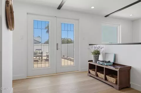 Entry Way - 141 Glendale Ave, Oxnard, CA 93035 photo 2 of 2