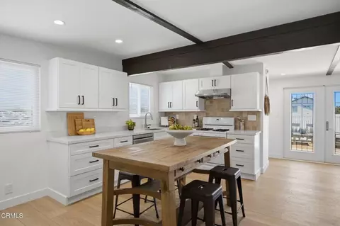 Kitchen - 141 Glendale Ave, Oxnard, CA 93035 photo 3 of 6