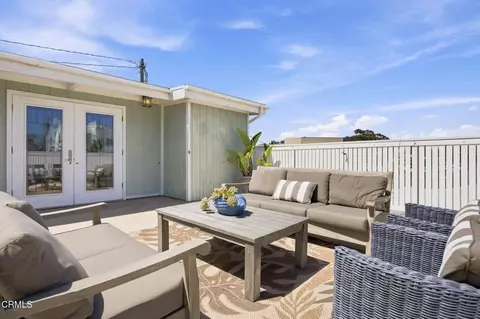 Exterior - 141 Glendale Ave, Oxnard, CA 93035 photo 6 of 10