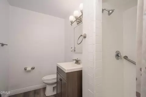 Bath - 1109 Douglas Ave, Oxnard, CA 93030 photo 1 of 2