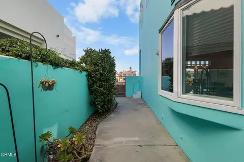 Exterior - 2150 Napoli Dr, Oxnard, CA 93035 photo 7 of 15