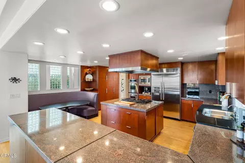 Kitchen - 2150 Napoli Dr, Oxnard, CA 93035 photo 4 of 4