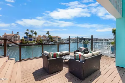 Exterior - 2150 Napoli Dr, Oxnard, CA 93035 photo 5 of 15