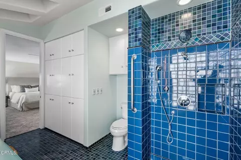 Bath - 2150 Napoli Dr, Oxnard, CA 93035 photo 5 of 6