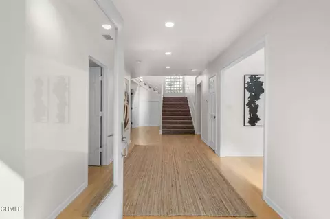 Entry Way - 2150 Napoli Dr, Oxnard, CA 93035 photo 3 of 10