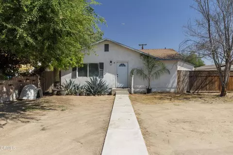 818 Decatur St, Bakersfield, CA 93308