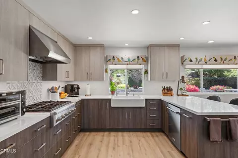 Kitchen - 1098 Garrido Ct, Camarillo, CA 93010 photo 4 of 4
