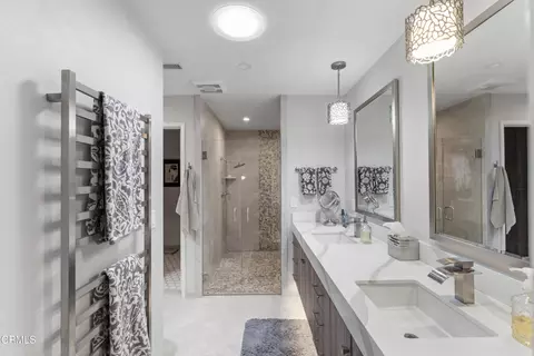 Bath - 1098 Garrido Ct, Camarillo, CA 93010 photo 2 of 4