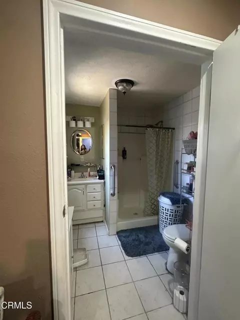 Bath - 210 Harding Ave, Oxnard, CA 93030 photo 4 of 4