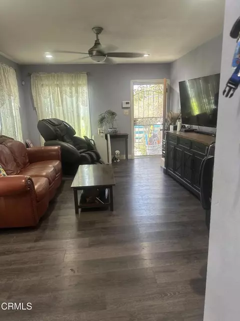 Living - 210 Harding Ave, Oxnard, CA 93030 photo 4 of 4