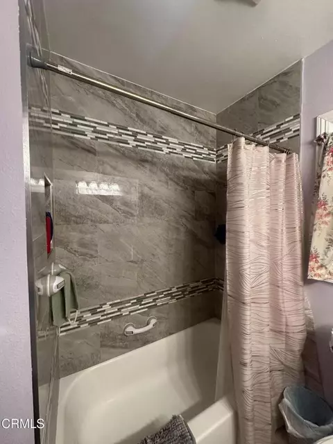 Bath - 210 Harding Ave, Oxnard, CA 93030 photo 1 of 4