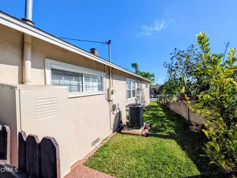Exterior - 330 E Oakmont Dr, Montebello, CA 90640 photo 4 of 5