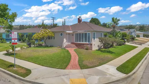330 E Oakmont Dr, Montebello, CA 90640