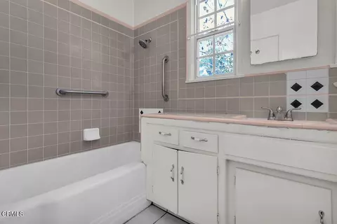 Bath - 330 E Oakmont Dr, Montebello, CA 90640 photo 4 of 4