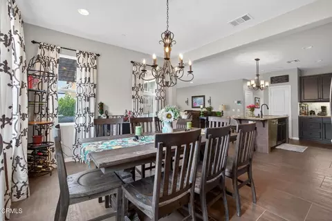 Dining - 672 Xanadu Way, Oxnard, CA 93036 photo 5 of 5