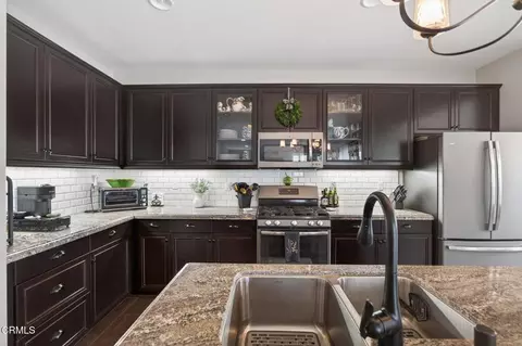 Kitchen - 672 Xanadu Way, Oxnard, CA 93036 photo 5 of 5