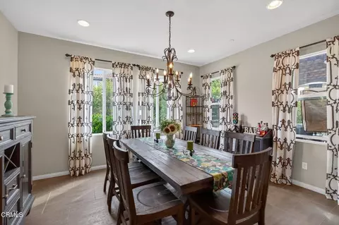 Dining - 672 Xanadu Way, Oxnard, CA 93036 photo 3 of 5