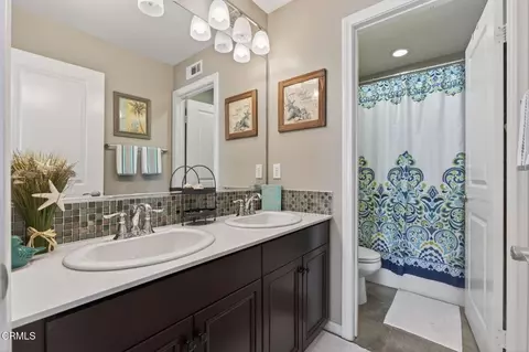 Bath - 672 Xanadu Way, Oxnard, CA 93036 photo 3 of 9