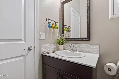 Bath - 672 Xanadu Way, Oxnard, CA 93036 photo 1 of 9