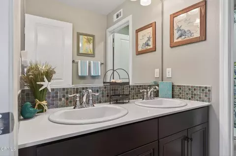 Bath - 672 Xanadu Way, Oxnard, CA 93036 photo 4 of 9