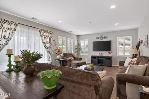 Living - 672 Xanadu Way, Oxnard, CA 93036 photo 1 of 2