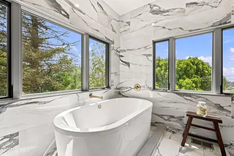Bath - 1157 Glenview Rd, Montecito, CA 93108 photo 6 of 9