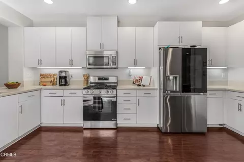 Kitchen - 753 Forest Park Blvd, Oxnard, CA 93036 photo 2 of 3