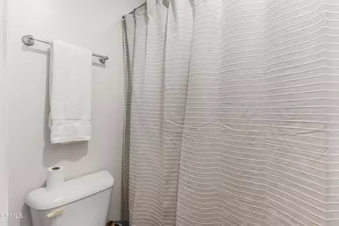 Bath - 753 Forest Park Blvd, Oxnard, CA 93036 photo 4 of 7