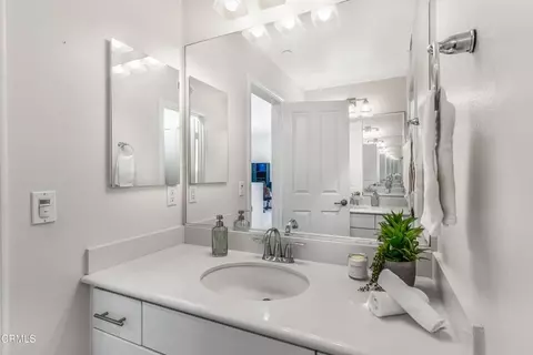 Bath - 753 Forest Park Blvd, Oxnard, CA 93036 photo 2 of 7