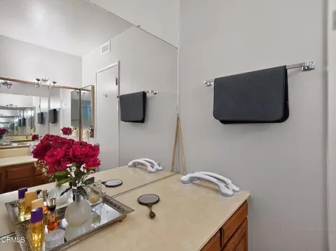 Bath - 2163 Palos Ct, Thousand Oaks, CA 91320 photo 1 of 6