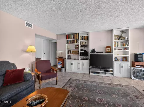 Living - 2163 Palos Ct, Thousand Oaks, CA 91320 photo 4 of 4