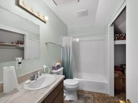 Bath - 2163 Palos Ct, Thousand Oaks, CA 91320 photo 2 of 6
