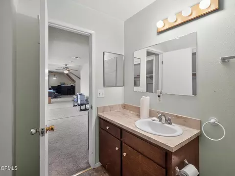 Bath - 2163 Palos Ct, Thousand Oaks, CA 91320 photo 3 of 6