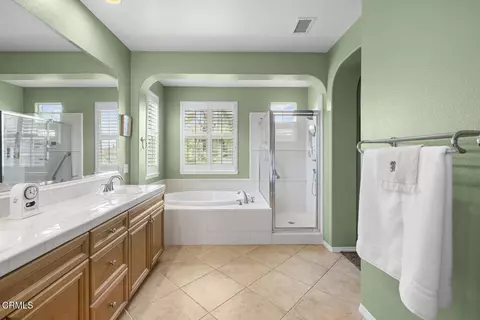 Bath - 3418 Glen Abbey Ln, Oxnard, CA 93036 photo 2 of 6