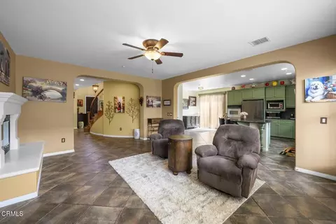 Entry Way - 3418 Glen Abbey Ln, Oxnard, CA 93036 photo 6 of 12