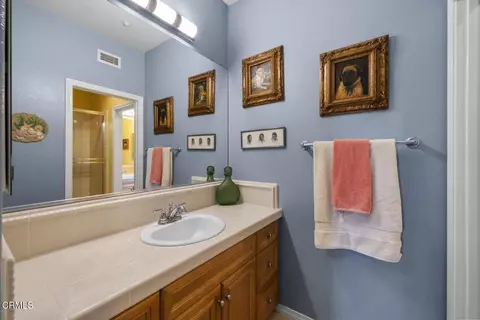 Bath - 3418 Glen Abbey Ln, Oxnard, CA 93036 photo 6 of 6