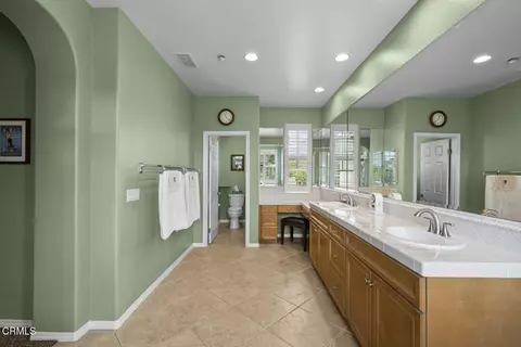 Entry Way - 3418 Glen Abbey Ln, Oxnard, CA 93036 photo 11 of 12