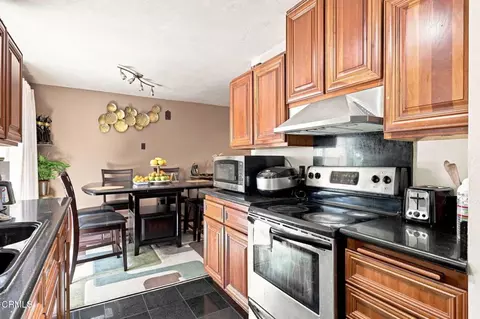 Kitchen - 2033 Miramar Walk, Oxnard, CA 93035 photo 4 of 4