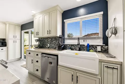 Kitchen - 1820 Temple Ave, Camarillo, CA 93010 photo 7 of 7