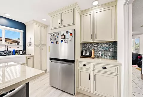 Kitchen - 1820 Temple Ave, Camarillo, CA 93010 photo 6 of 7