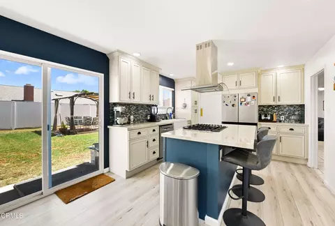 Kitchen - 1820 Temple Ave, Camarillo, CA 93010 photo 4 of 7