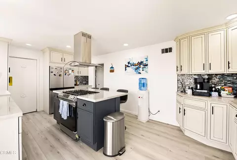 Kitchen - 1820 Temple Ave, Camarillo, CA 93010 photo 3 of 7